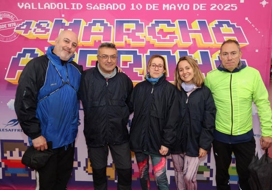 Gonzalo, Javier, Marta, Fani y Manuel antes de conocer la cancelación de la Marcha