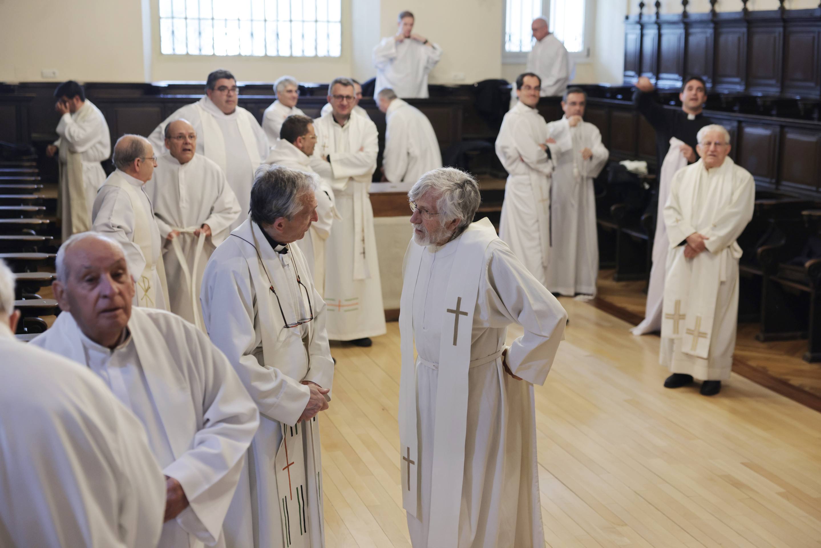 El homenaje a los sacerdotes del clero vallisoletano, en imágenes