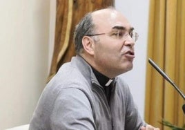 El padre Ismael Arevalillo, durante una conferencia.