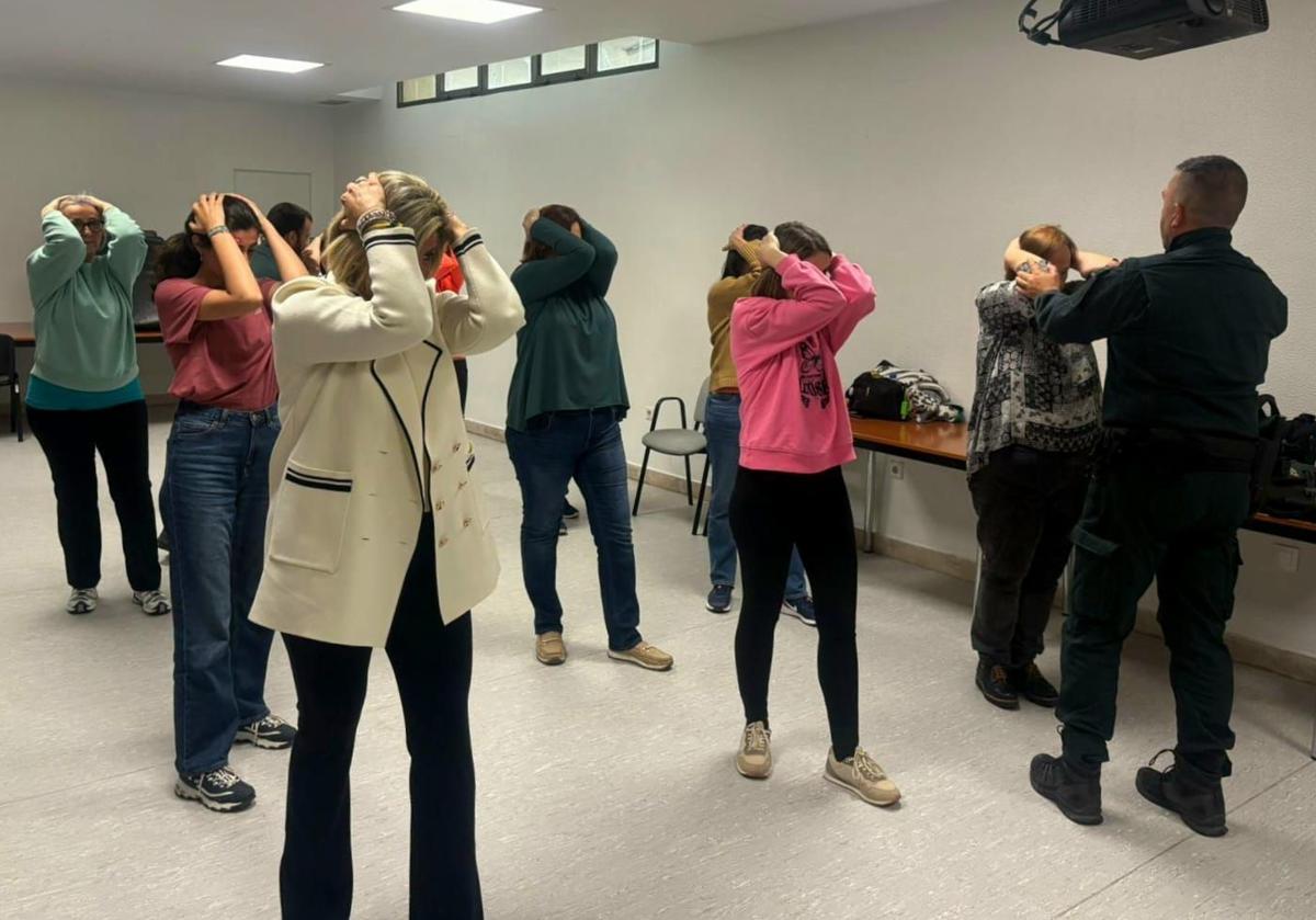 La Guardia Civil forma a profesionales sanitarios ante posibles agresiones