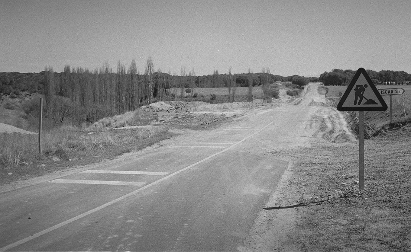 Carretera en obras entre Mojados y Megeces a Puente Blanca. 12 de abril de 1999.