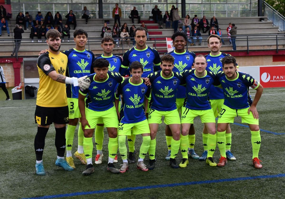 Once con el que saltó el Tordesillas al campo de Santa Marta.