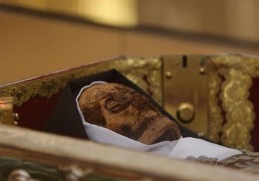 Santa Teresa, expuesta como nunca antes para su veneración en Alba de Tormes ante miles de fieles