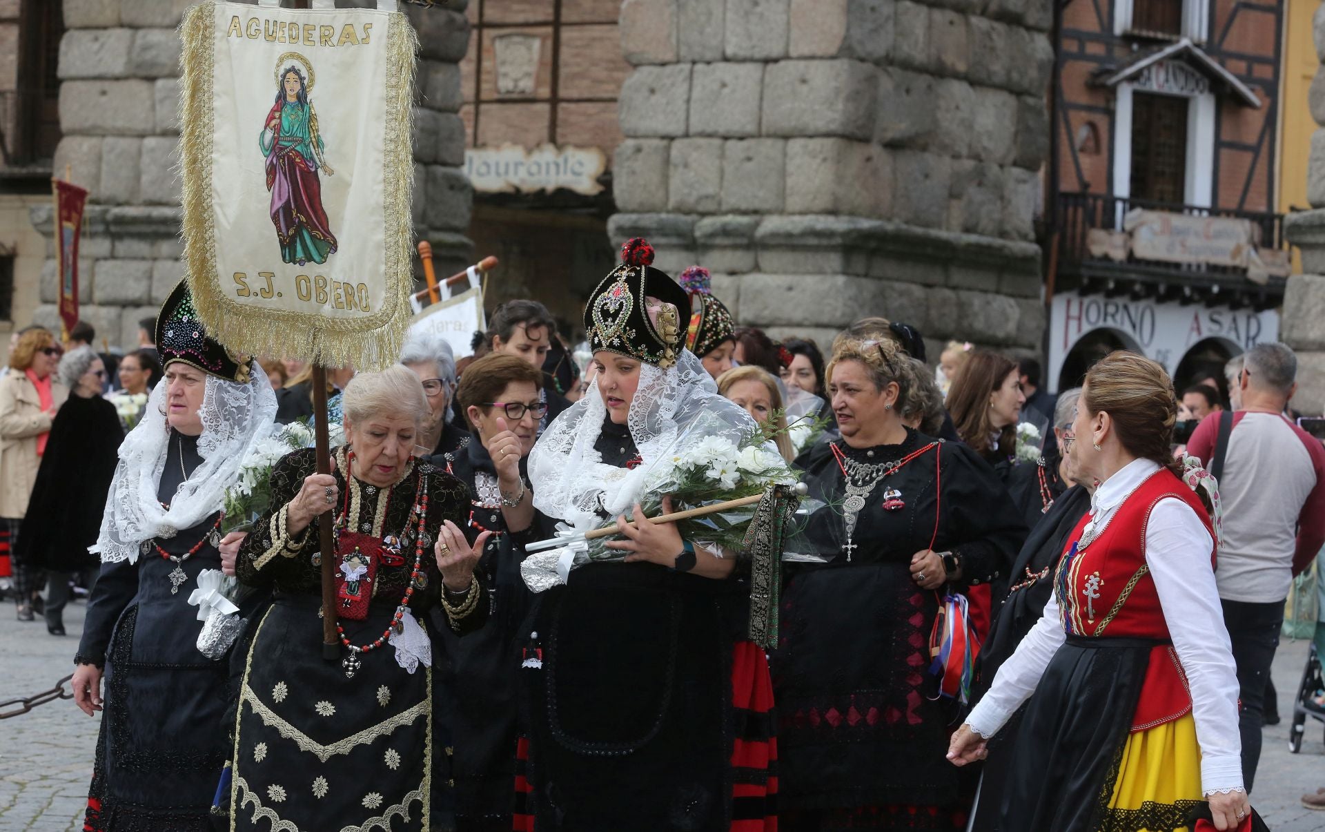 La romería de las aguederas de la provincia, en imágenes