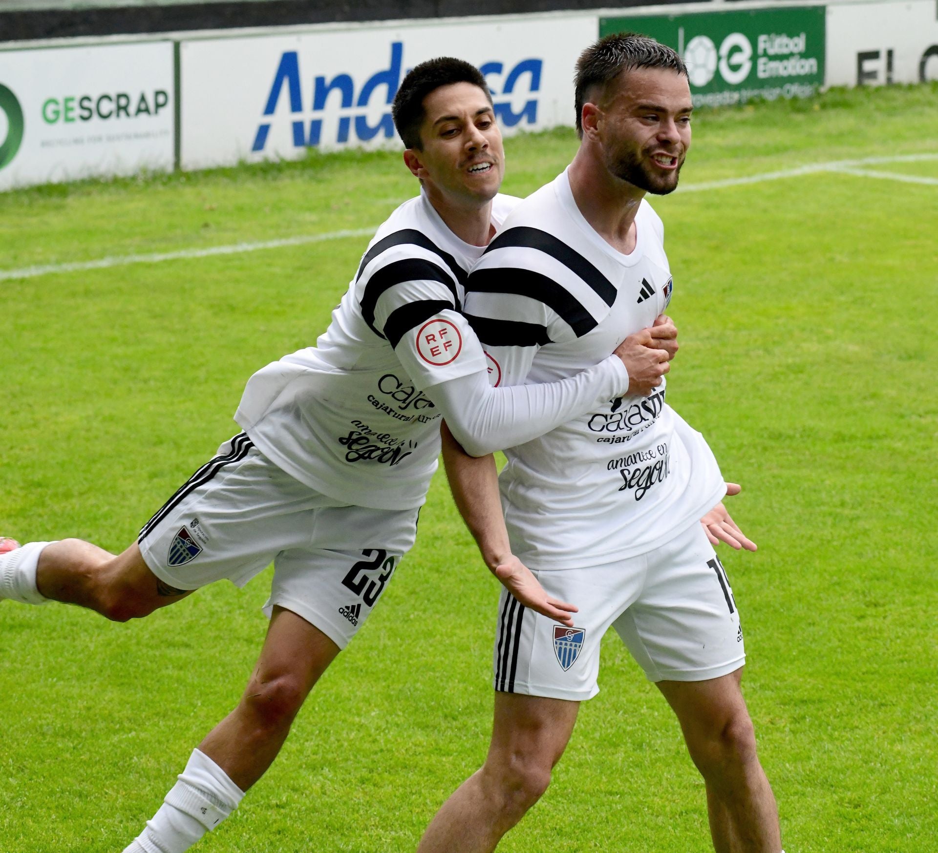 Fotos del partido entre el Sestao y la Segoviana