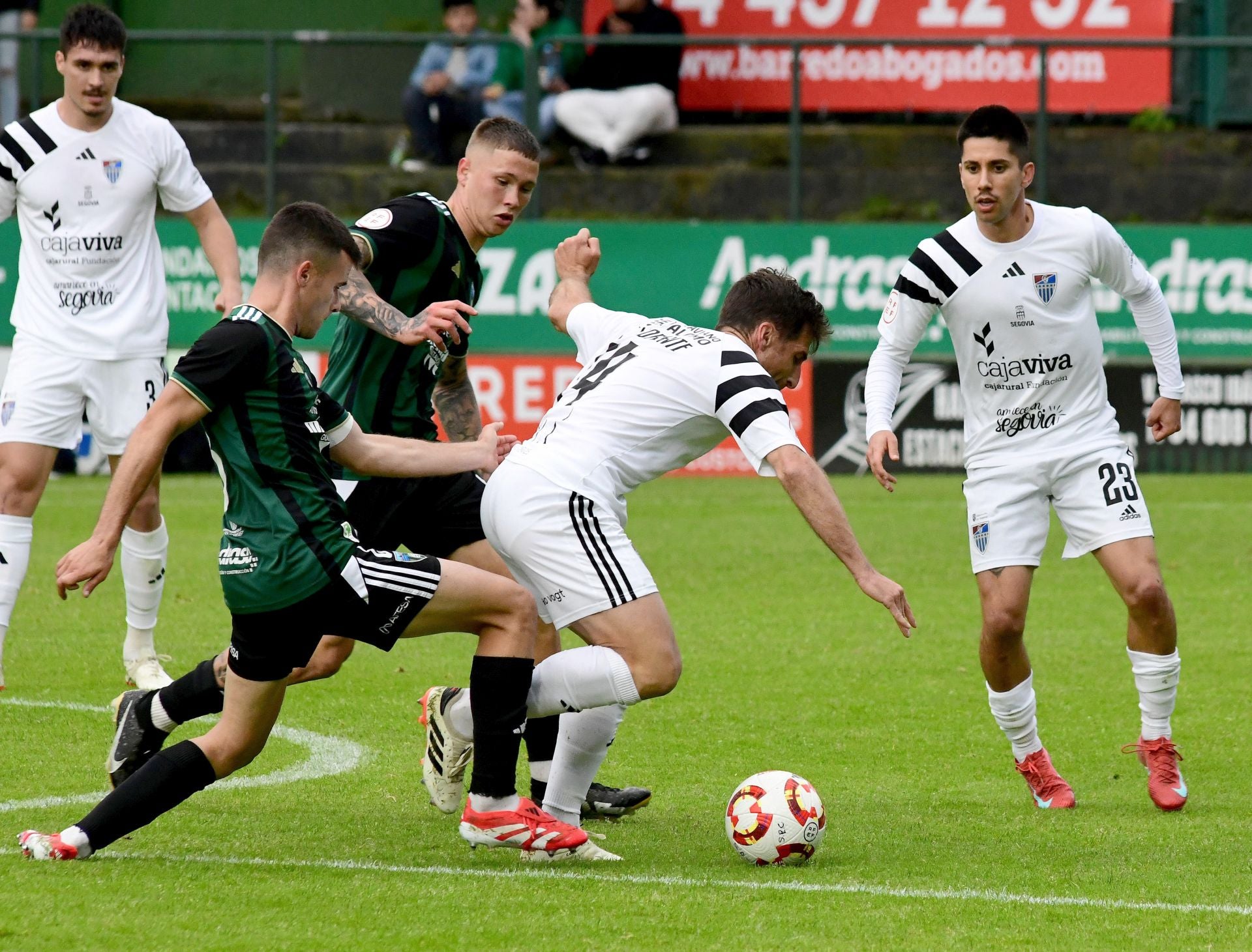 Fotos del partido entre el Sestao y la Segoviana