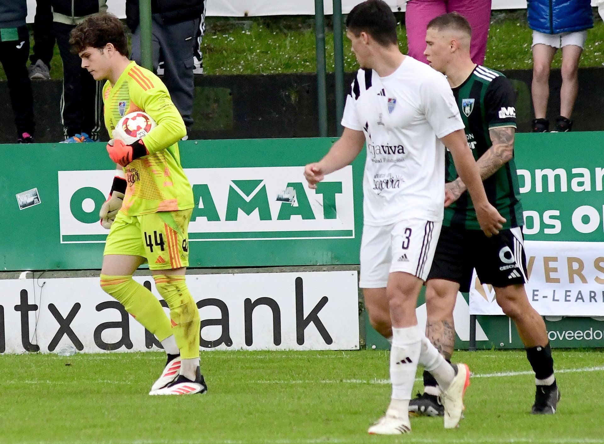 Fotos del partido entre el Sestao y la Segoviana