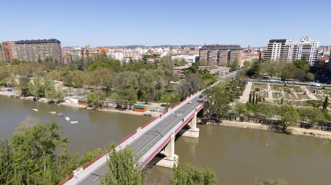 El puente de Poniente se abrió al tráfico rodado en el año...