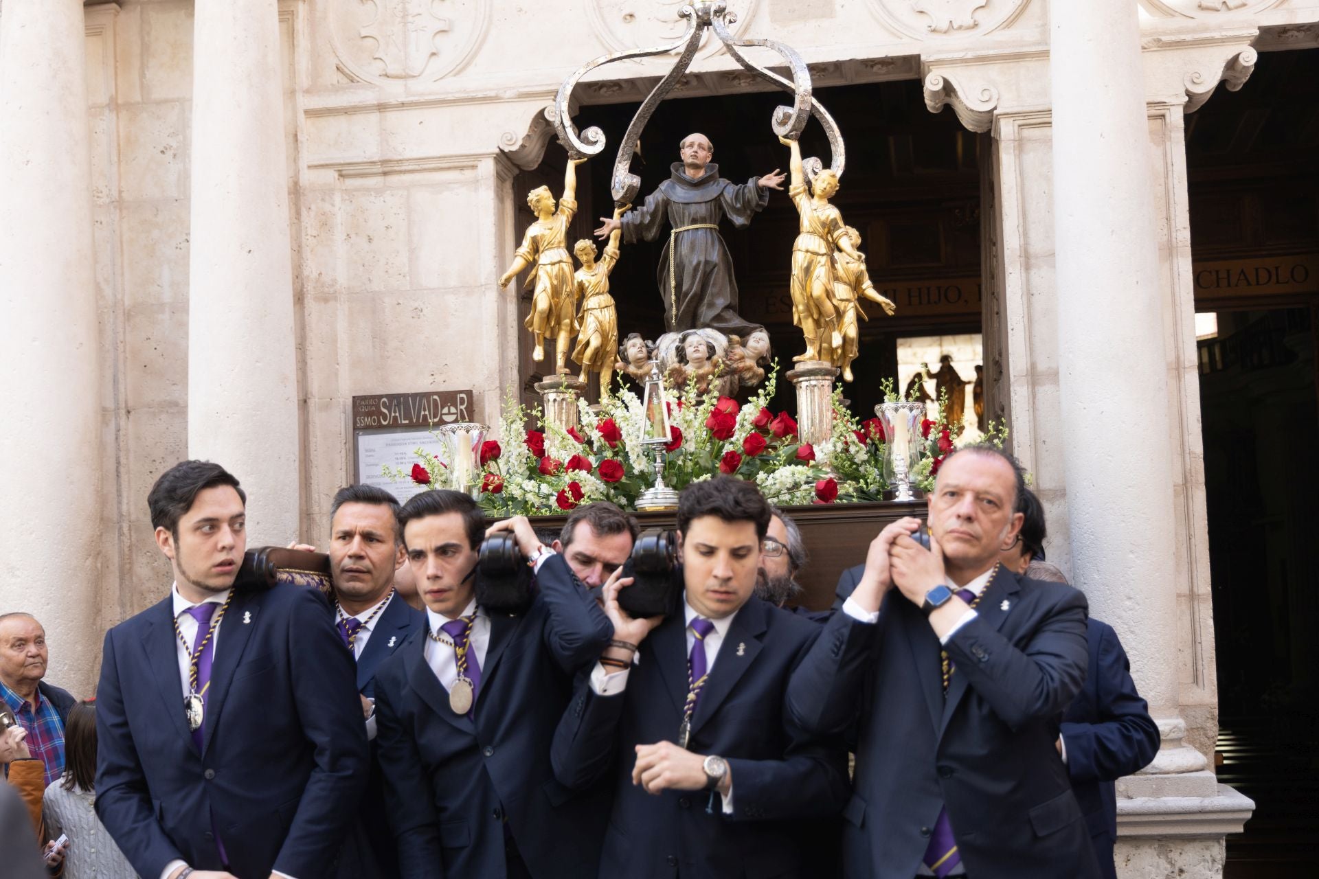 La ofrenda floral y la procesión de San Pedro Regalado en Valladolid