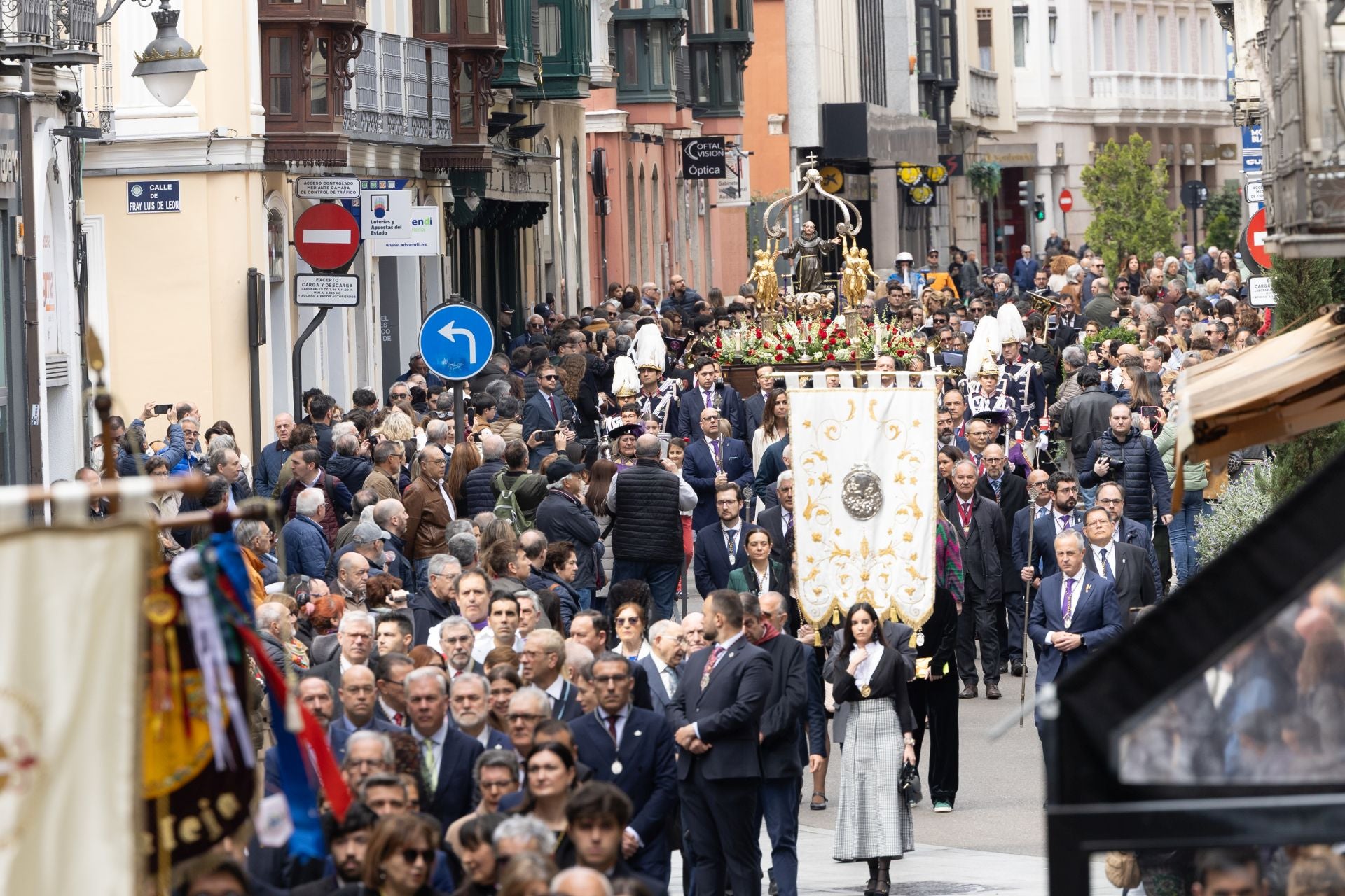 La ofrenda floral y la procesión de San Pedro Regalado en Valladolid
