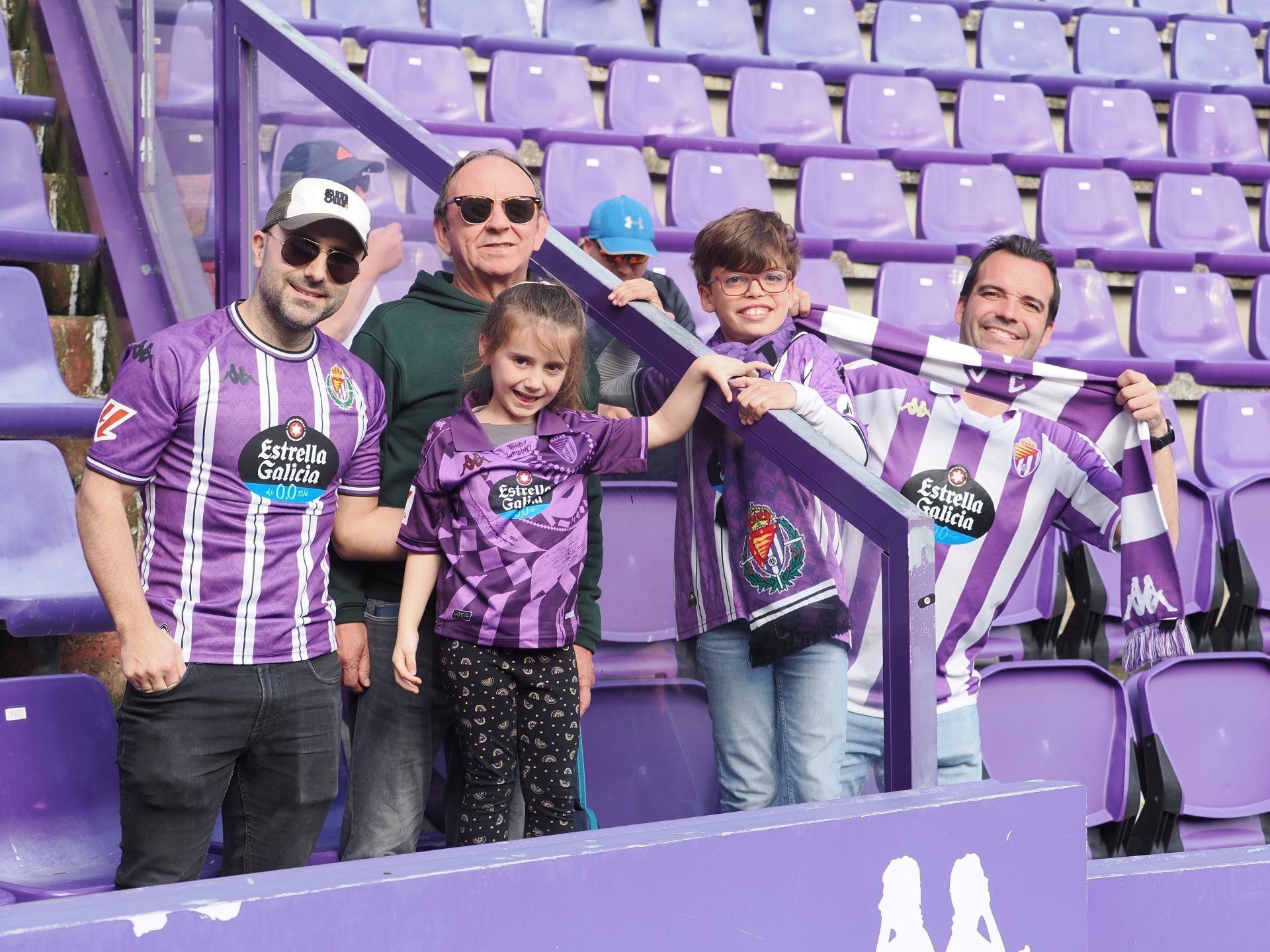 Búscate en la grada del Real Valladolid - Girona (1/3)