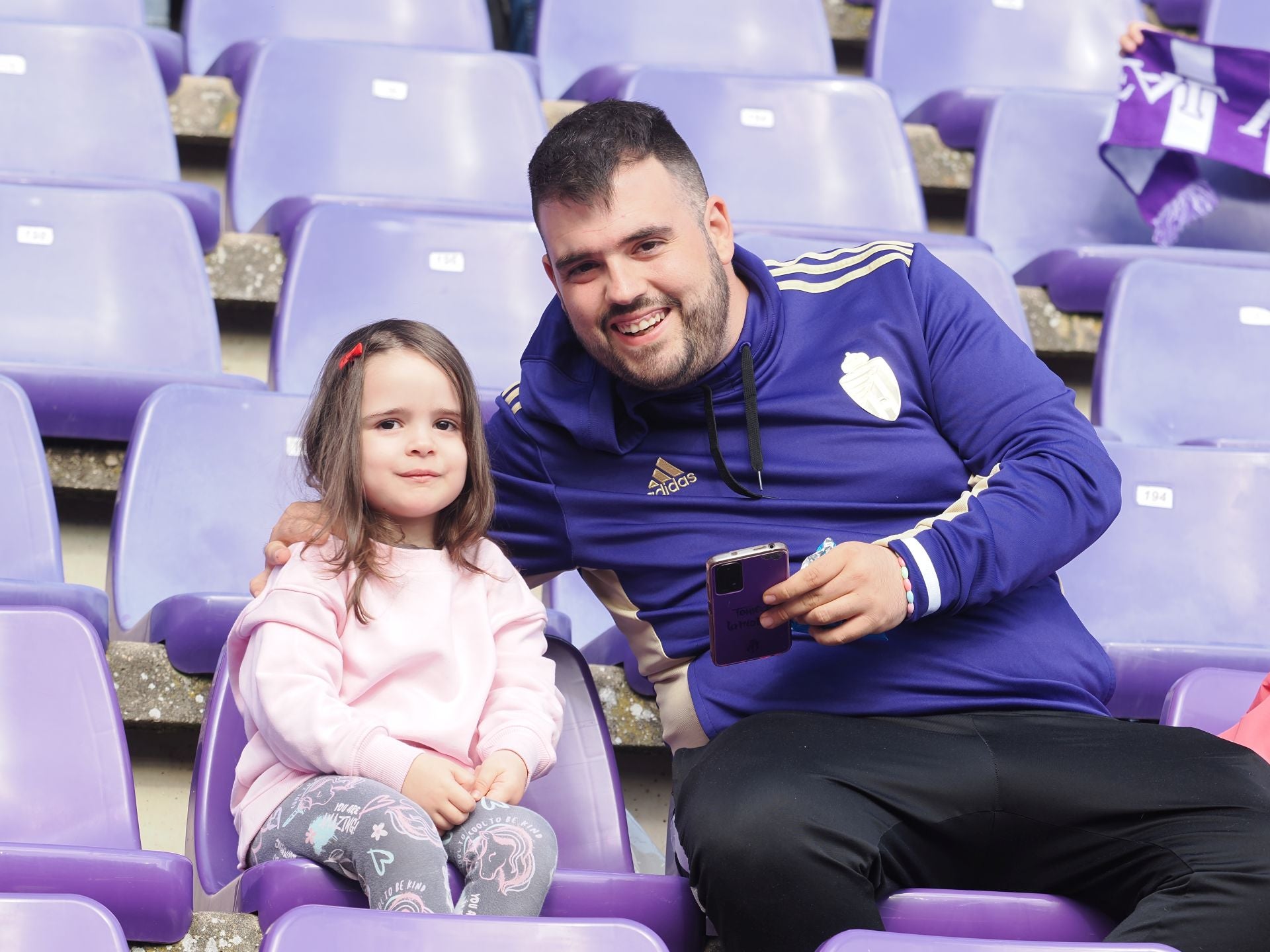 Búscate en la grada del Real Valladolid - Girona (1/3)