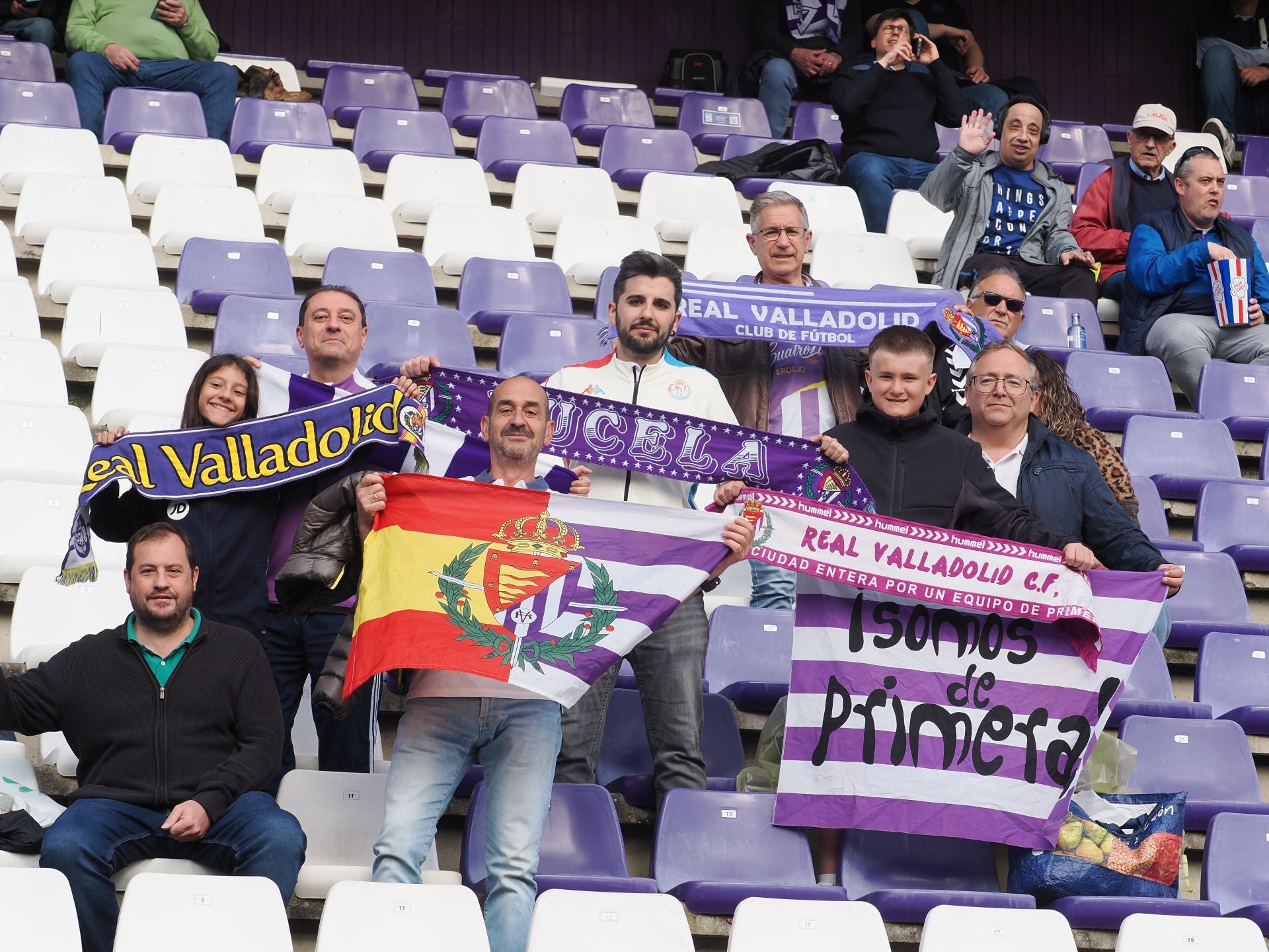Búscate en la grada del Real Valladolid - Girona (2/3)