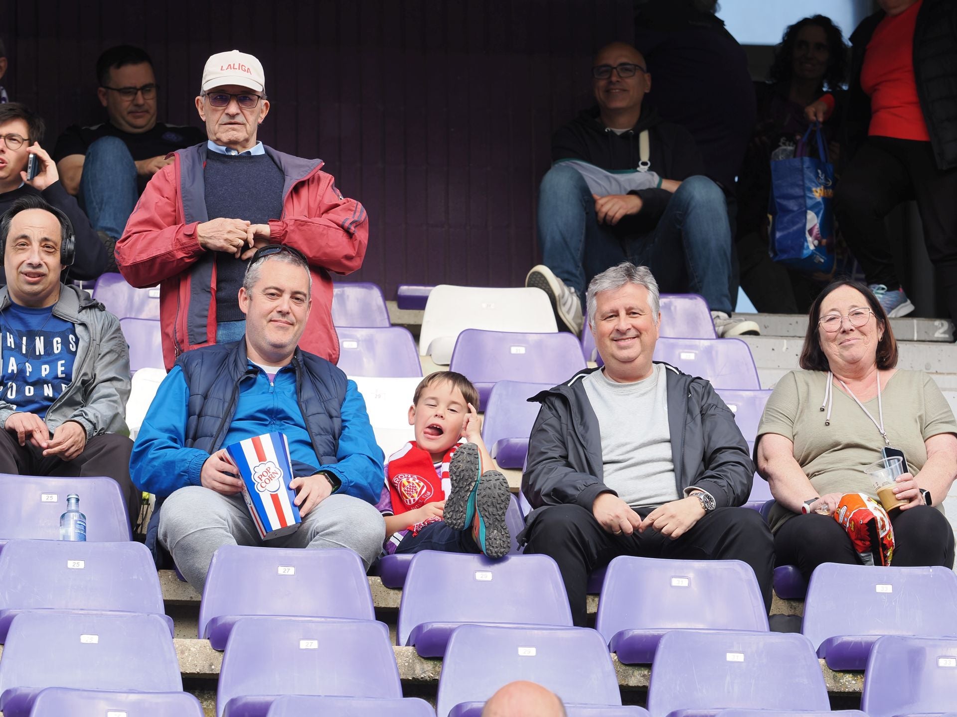 Búscate en la grada del Real Valladolid - Girona (2/3)