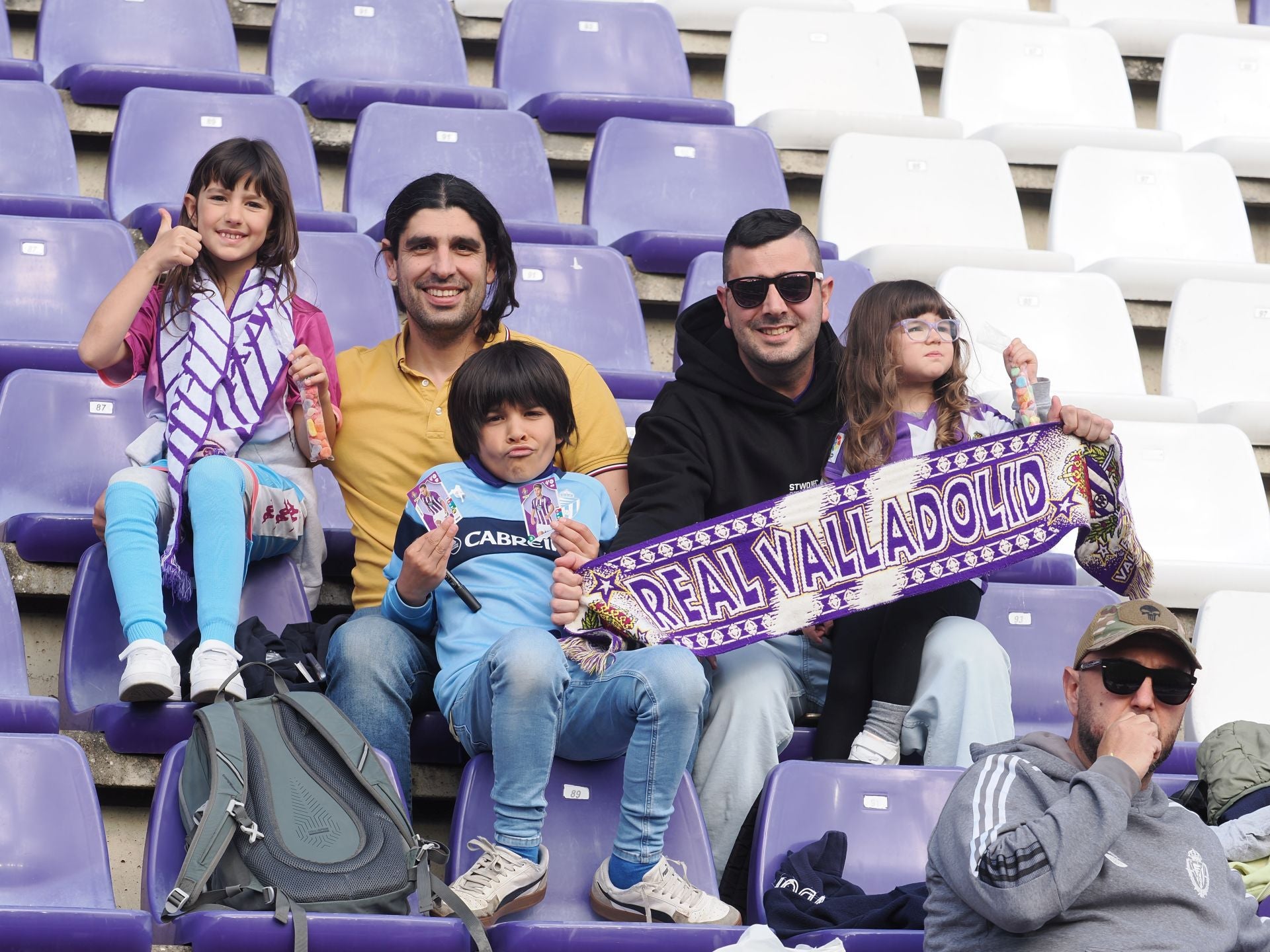Búscate en la grada del Real Valladolid - Girona (2/3)