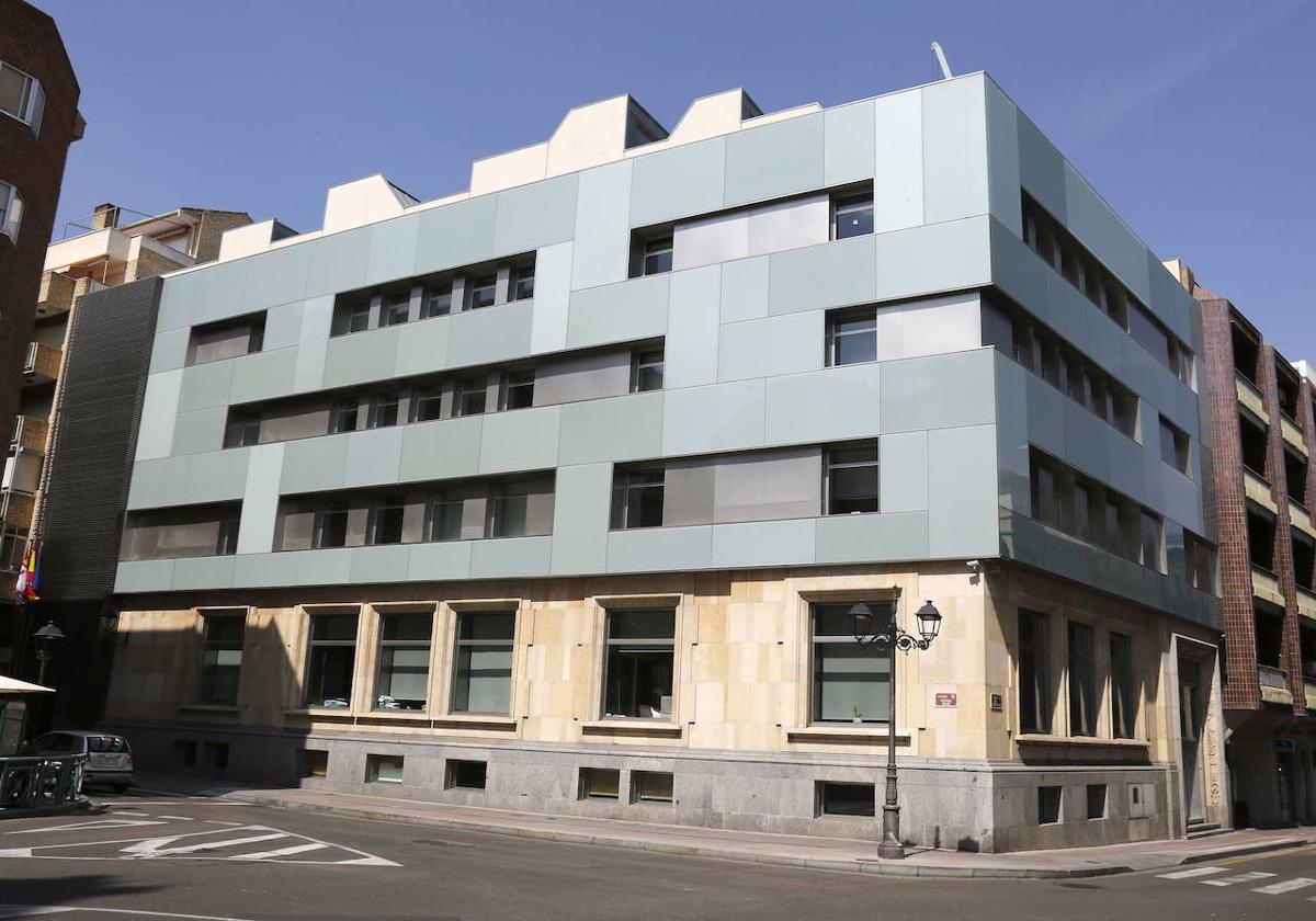Edificio que alberga el Juzgado de lo Penal de Palencia.