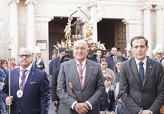 El alcalde, Jésus Julio Carnero y el presidenta de la Diputación, Conrado Íscar, participa en los actos en honor a San Pedro Regalado.