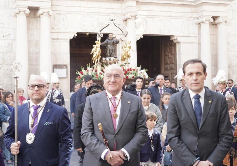 El alcalde, Jésus Julio Carnero y el presidenta de la Diputación, Conrado Íscar, participa en los actos en honor a San Pedro Regalado.