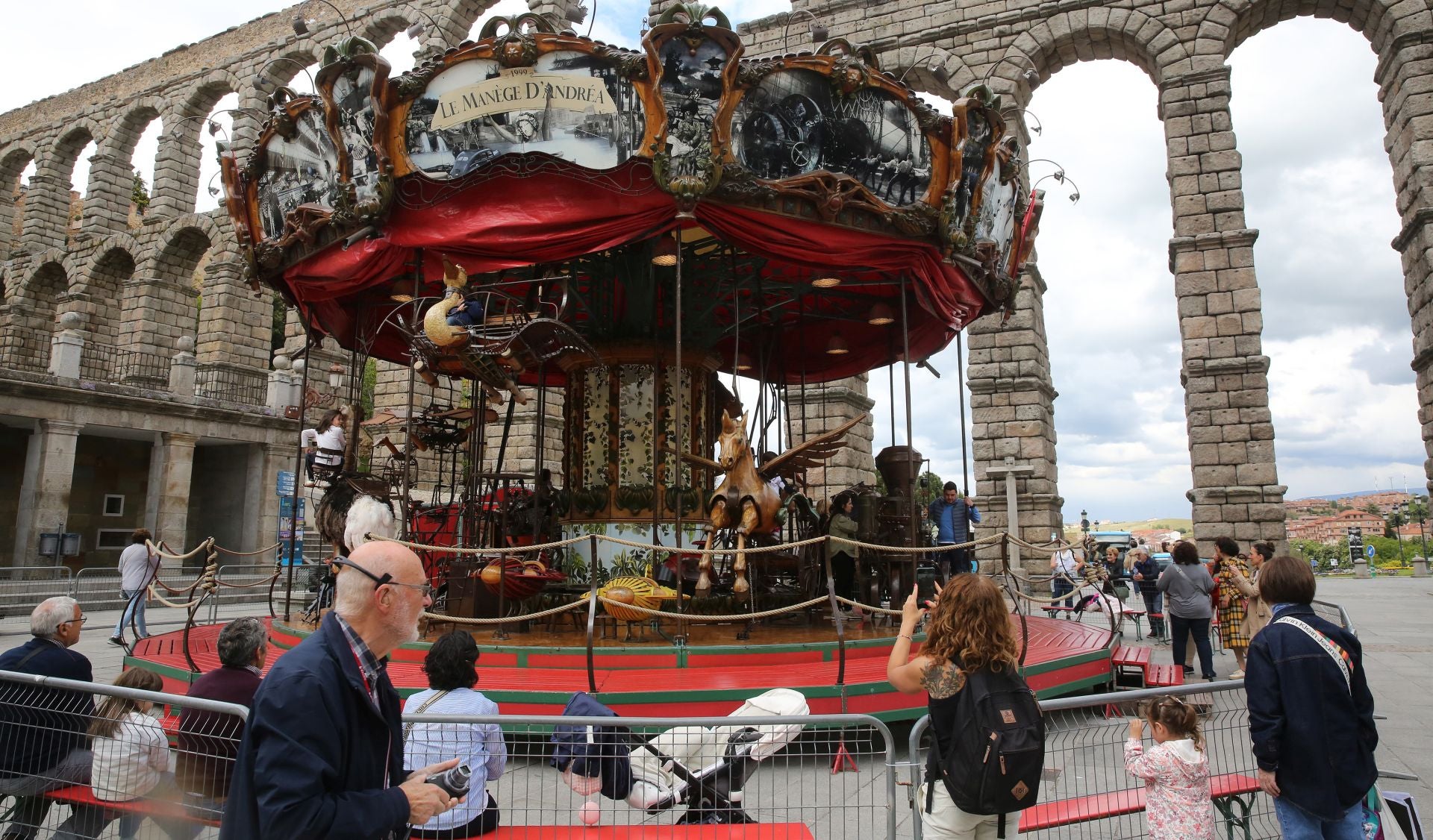 Fotos: Primer día de Titirimundi en Segovia