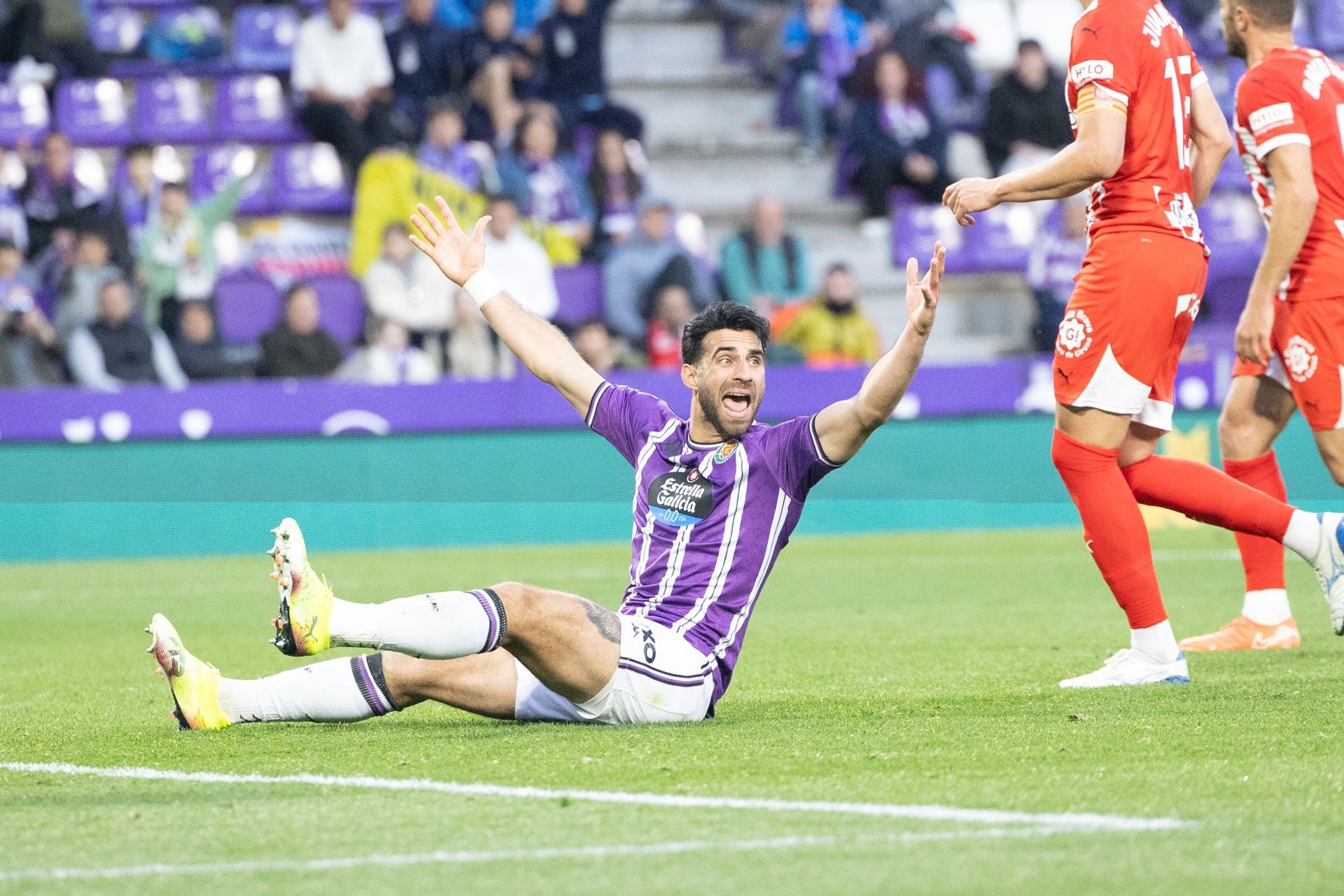La derrota del Real Valladolid ante el Girona, en imágenes