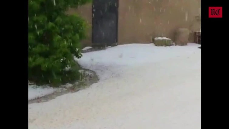 Una tromba de granizo anega Palacios del Alcor y Astudillo en Palencia