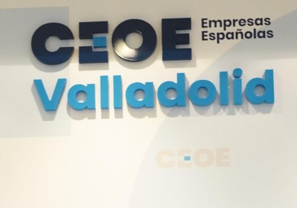 Cartel de la CEOE de Valladolid.