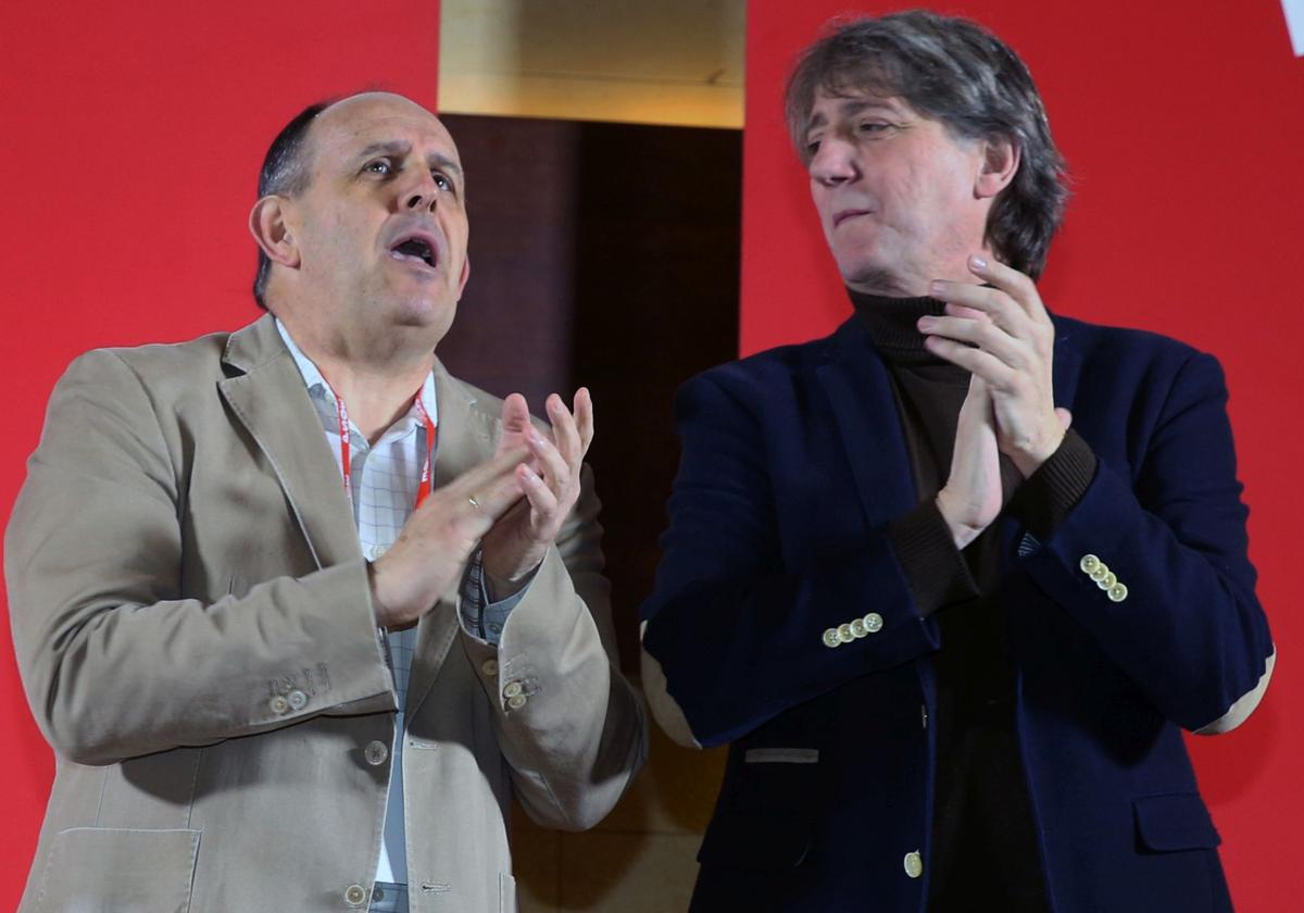 José Luis Aceves y Carlos Martínez, durante el congreso del PSOE de Segovia.