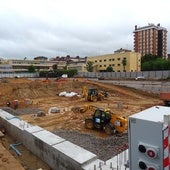Obras de construcción del Mercadona en la calle Joaquín Velasco Martín de Huerta del Rey.