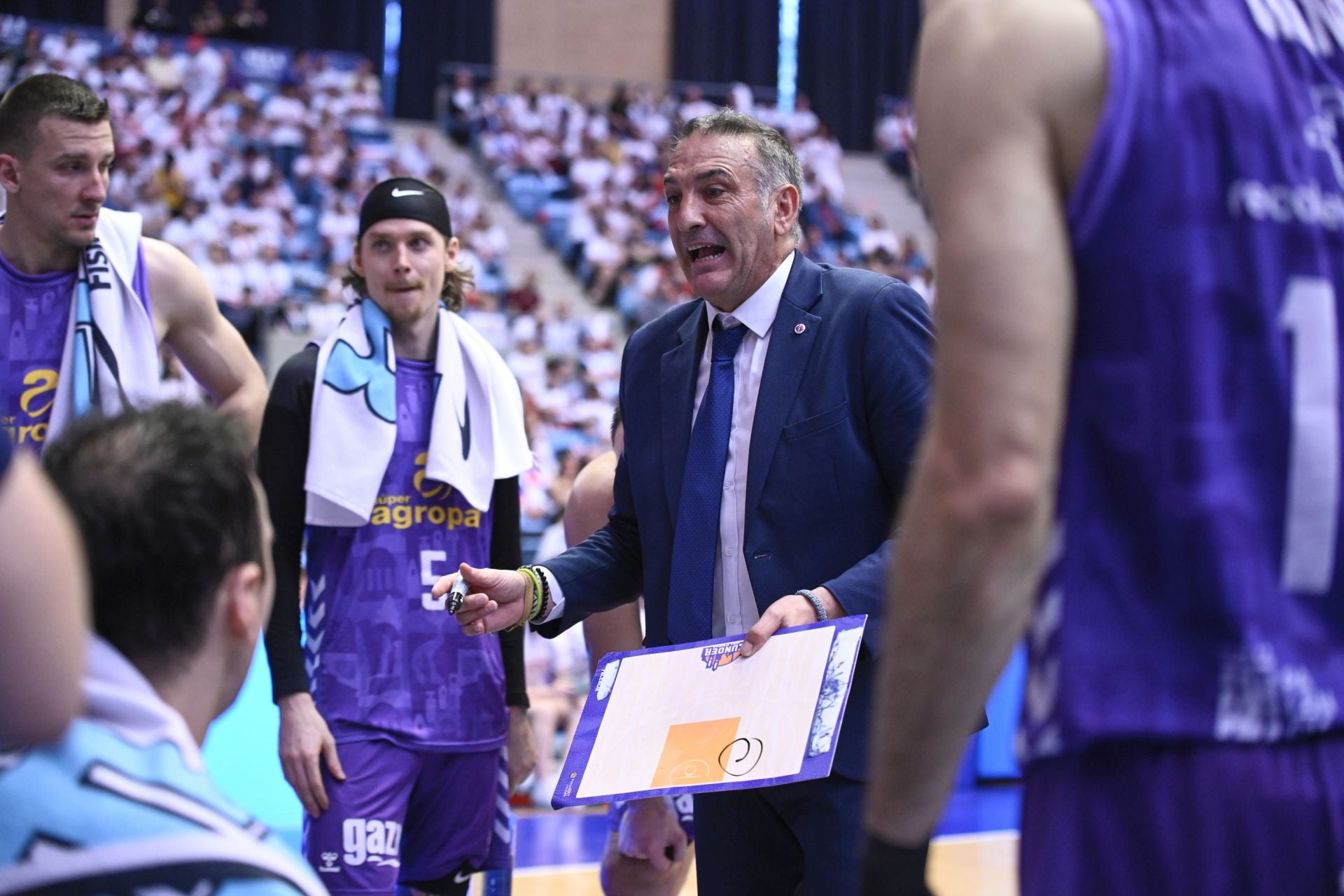 Así ha sido el primer partido del &#039;play-off&#039; para el Súper Agropal