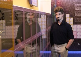 Miguel Sanz Novo posa en el Museo de la Ciencia de Valladolid.