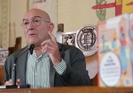 El alcalde, Jesús Julio Carnero, durante la presentación del plan municipal.