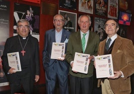 El arzobispo Luis Argüello, Marco Antonio Méndez, el editor Julio Martínez y el director del Teatro Zorrilla, Enrique Cornejo.