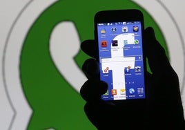 WhatsApp, instalado en un 'smartphone'.