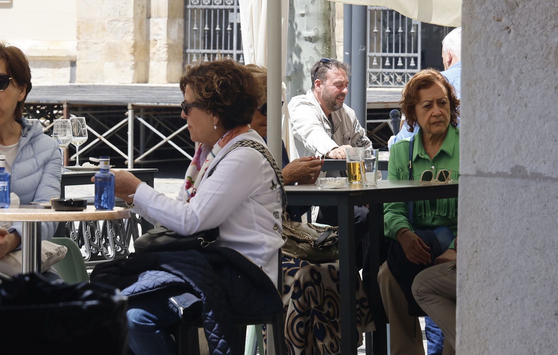 El buen tiempo anima las terrazas hosteleras en Palencia