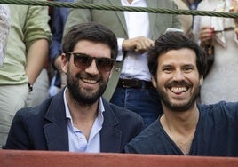 Carlos Velasco y Willy Bárcenas (Taburete)