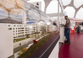 Una maqueta de una de las promociones inmobiliarias que se venden en FIVA