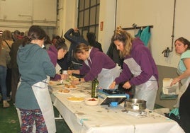Participantes en el concurso de tortillas.
