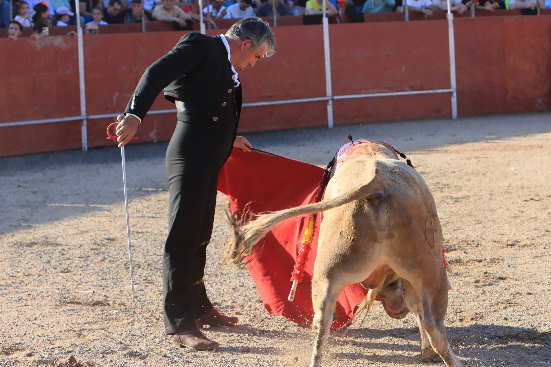 El festival taurino en La Lastrilla, en imágenes