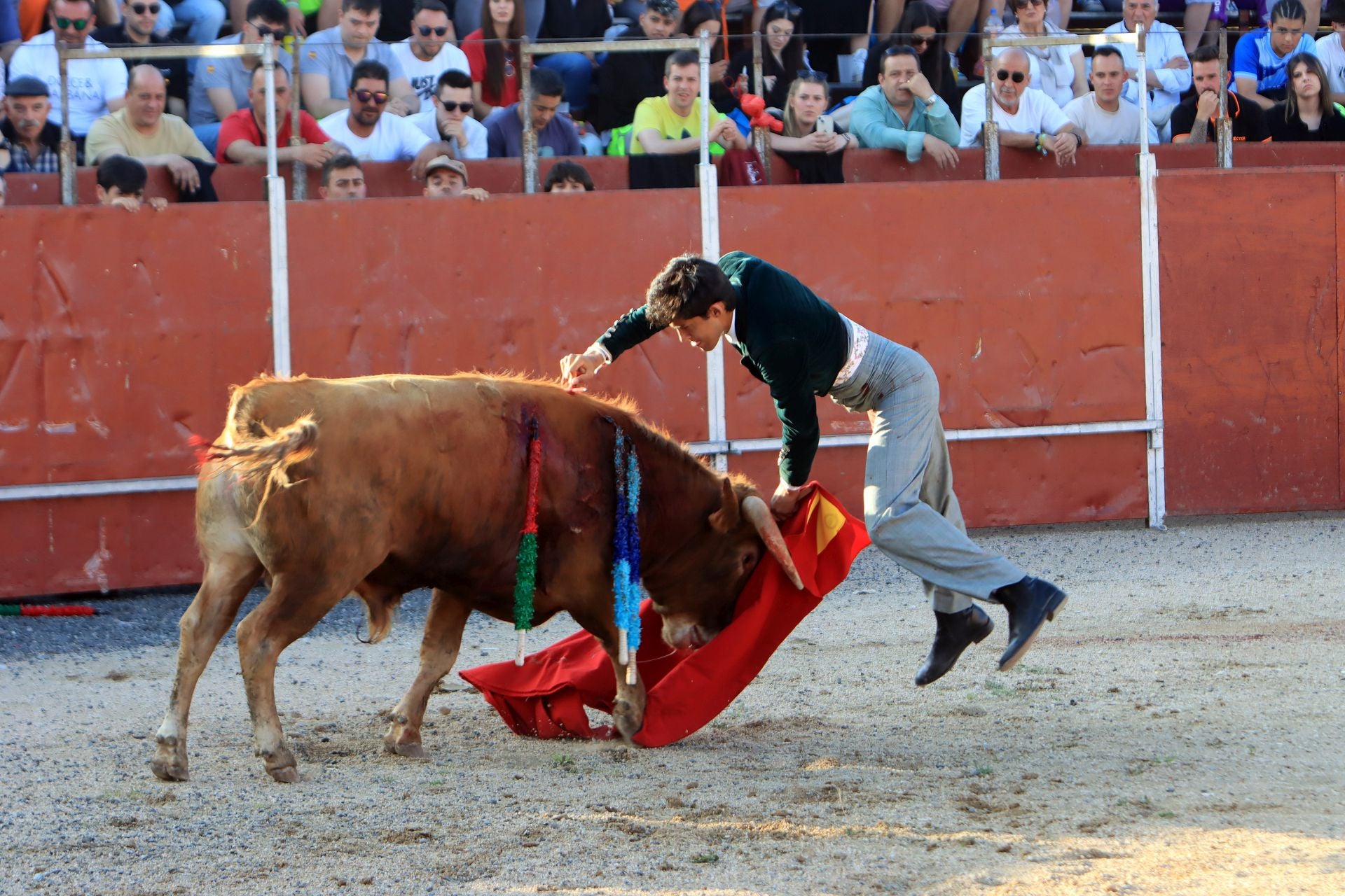 El festival taurino en La Lastrilla, en imágenes