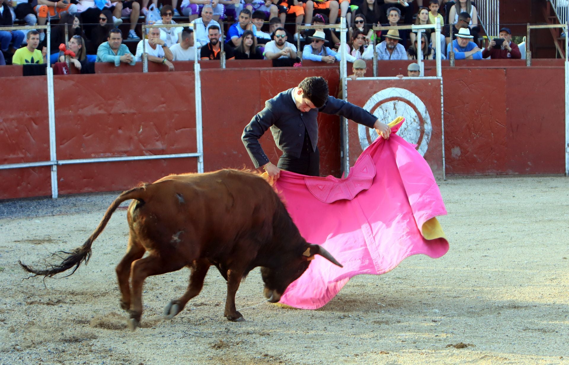 El festival taurino en La Lastrilla, en imágenes