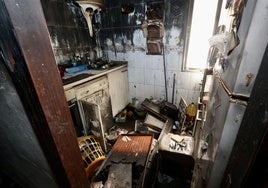 Interior de bajo de la calle Comunidades donde se originaron las llamas.