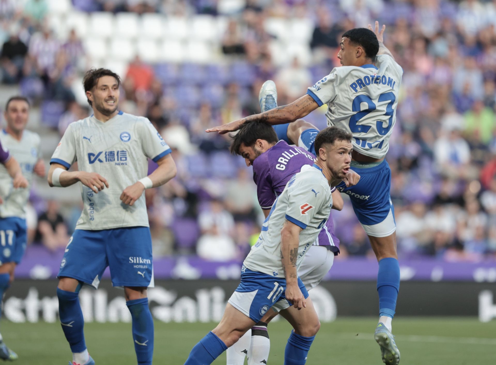 Las imágenes del partido entre el Real Valladolid y el Alavés
