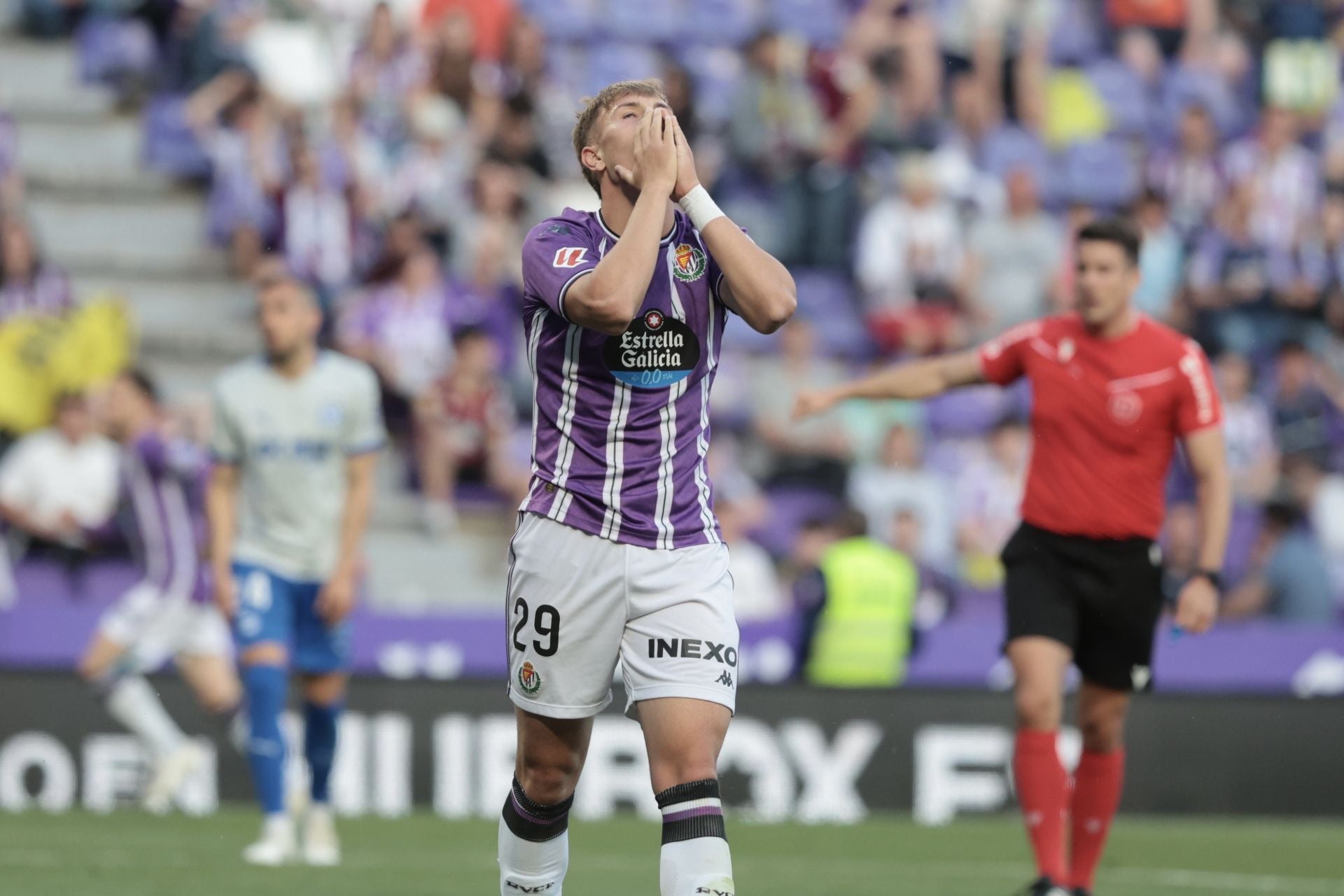 Las imágenes del partido entre el Real Valladolid y el Alavés