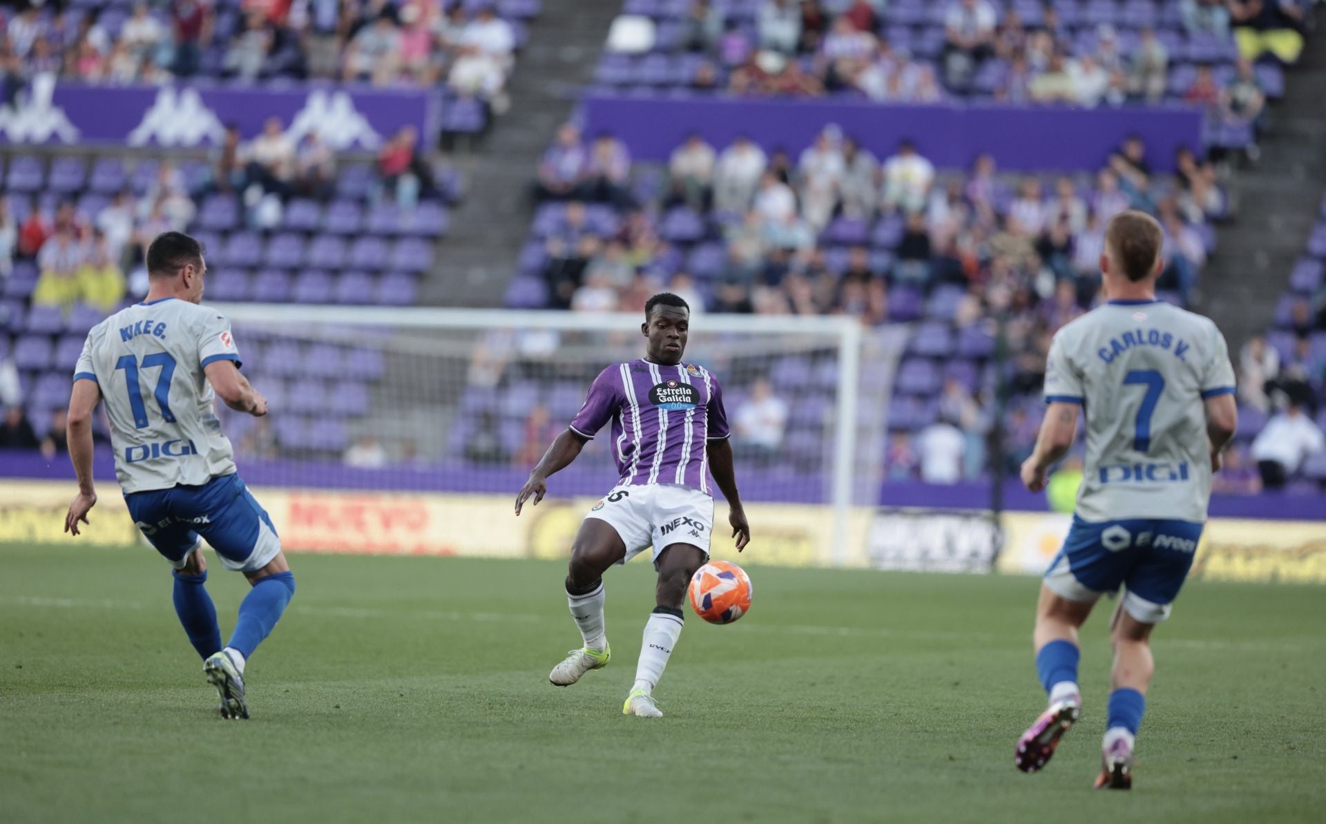Las imágenes del partido entre el Real Valladolid y el Alavés