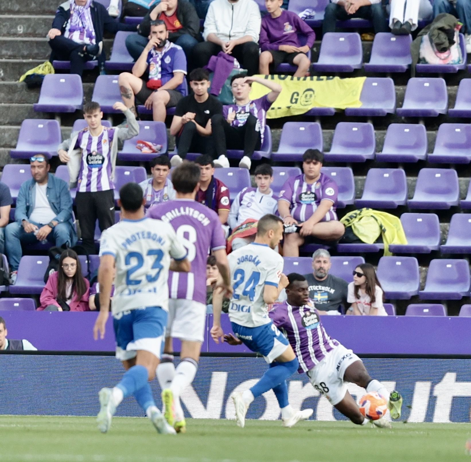 Las imágenes del partido entre el Real Valladolid y el Alavés