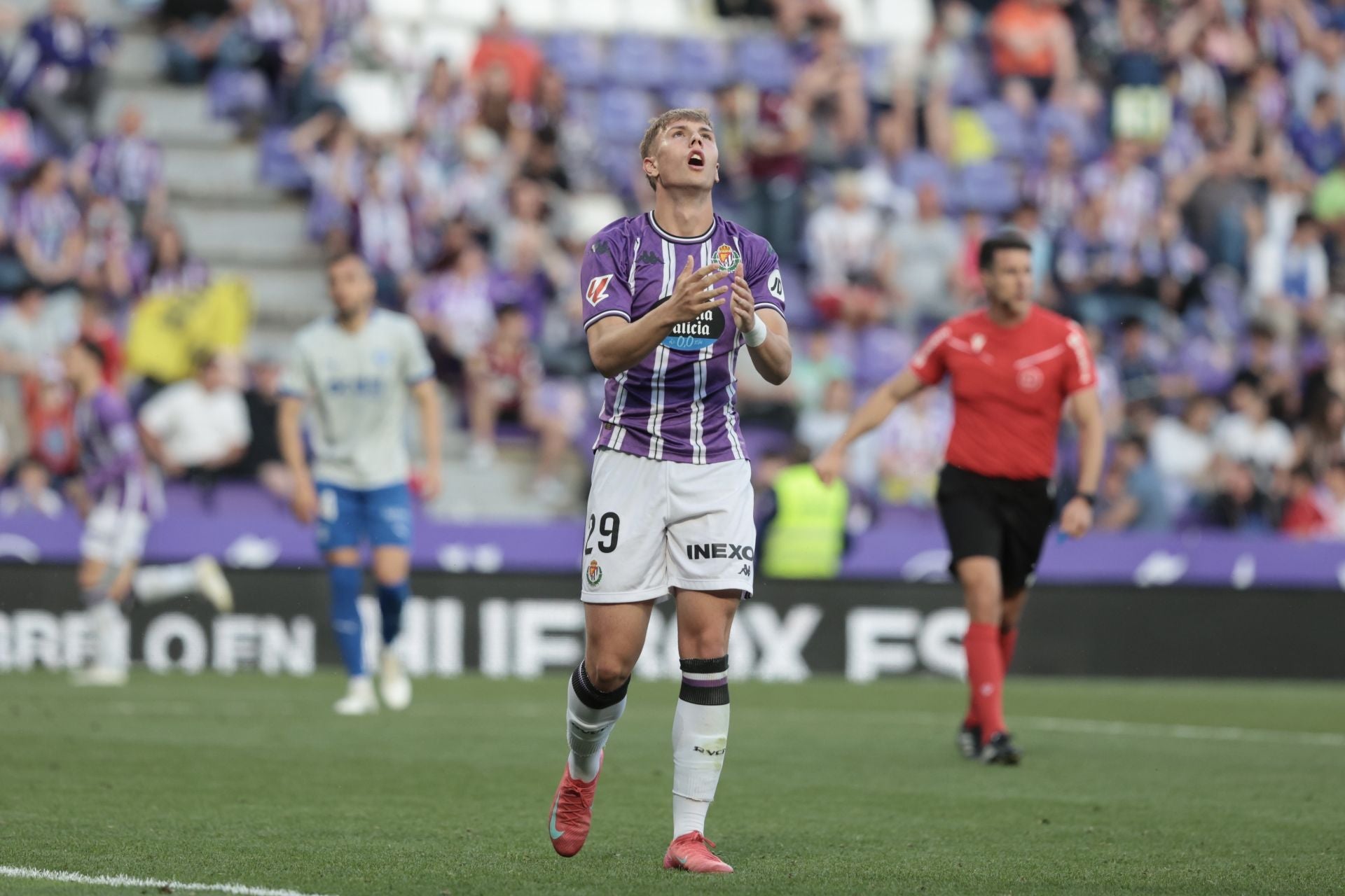 Las imágenes del partido entre el Real Valladolid y el Alavés