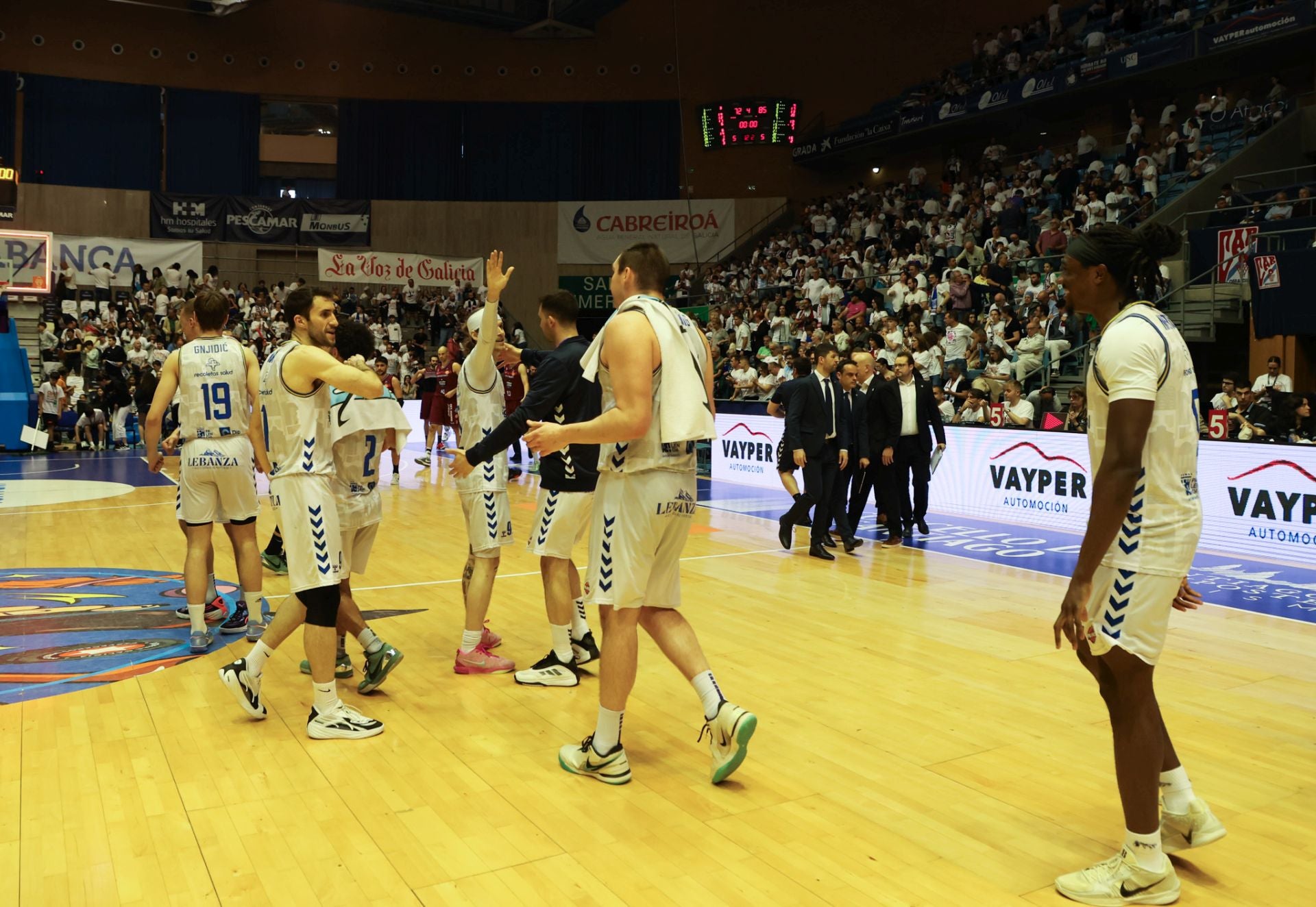El Palencia gana el segundo partido en Santiago