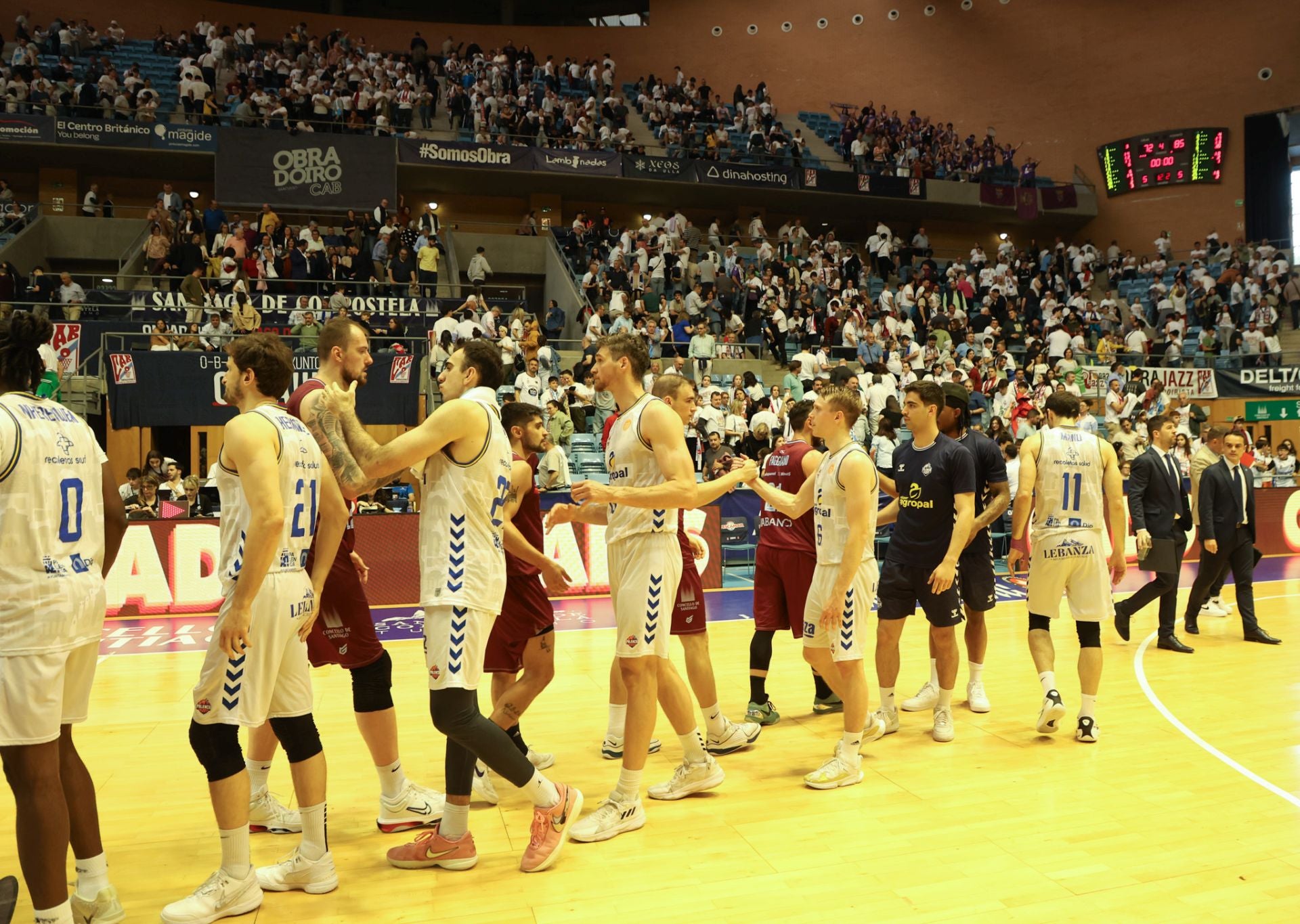 El Palencia gana el segundo partido en Santiago