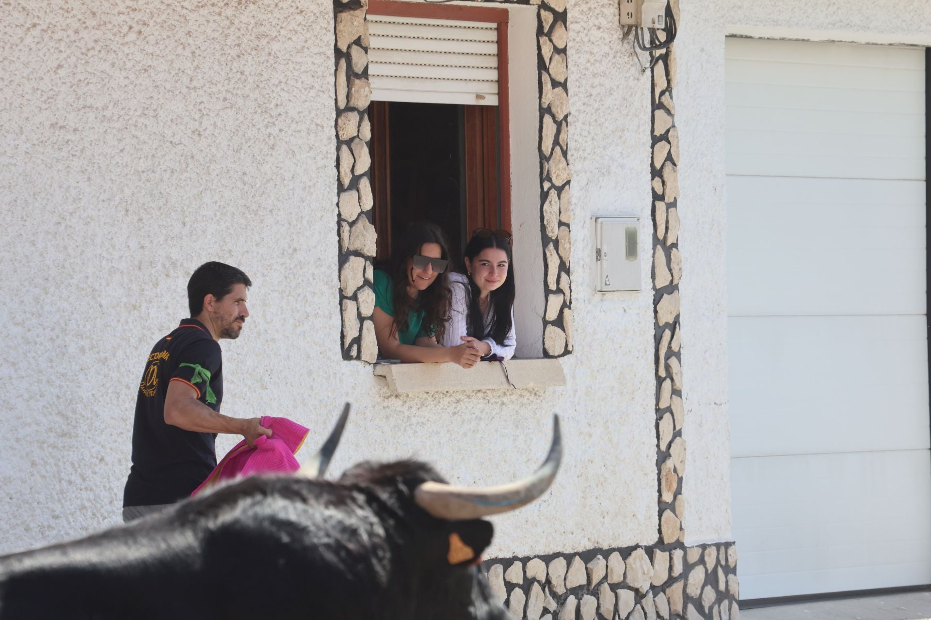 Encierro matutino del domingo en Aldeamayor de San Martín