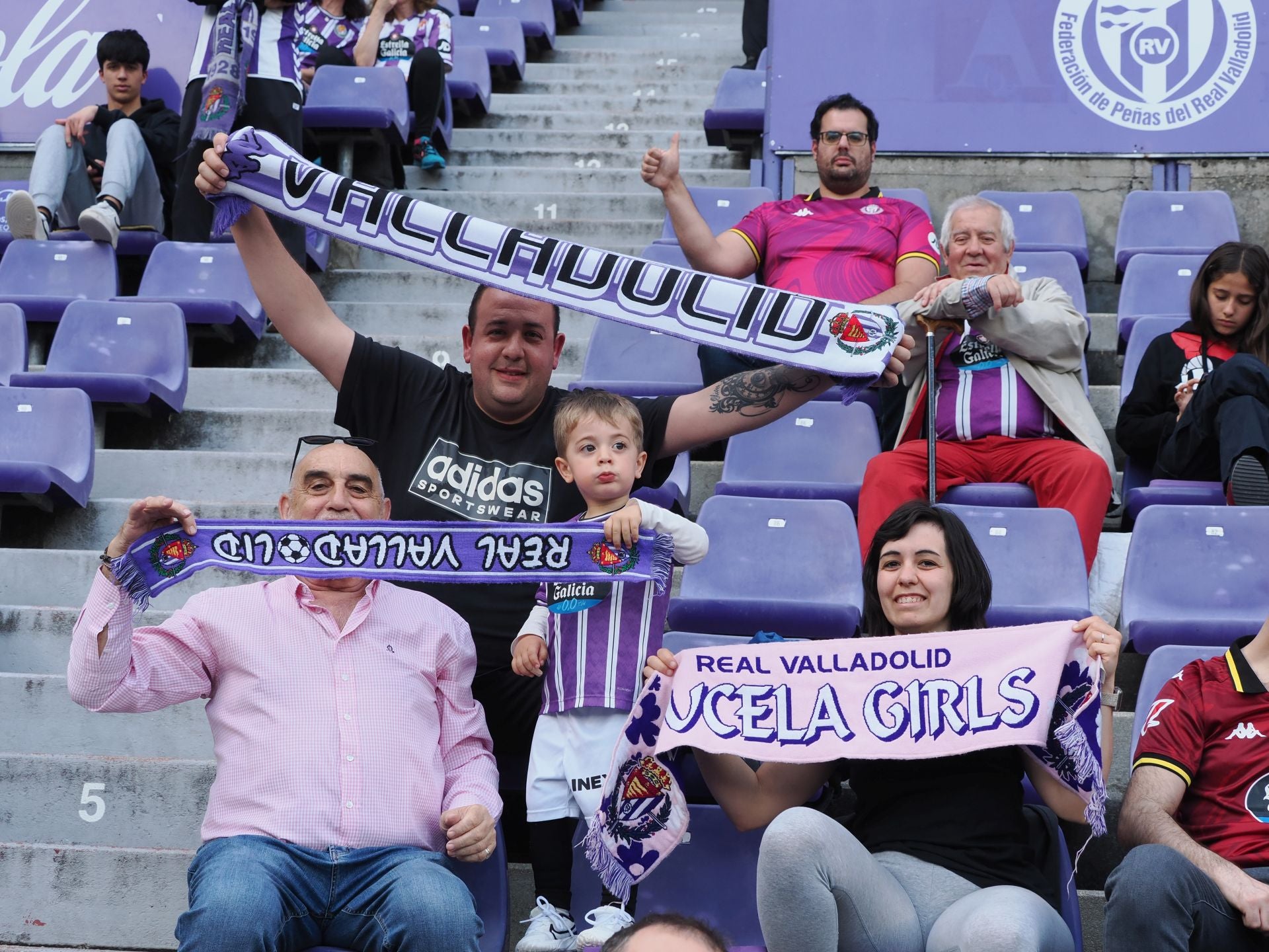 Búscate en la grada del estadio José Zorrilla (1/4)